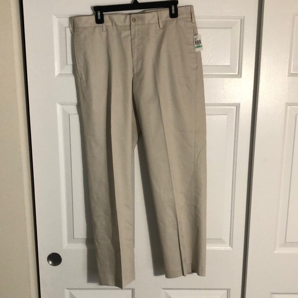 Izod Other - Izod Flat Front Madison Chino